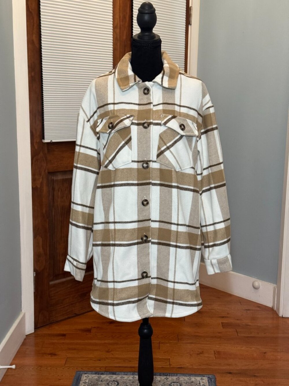 Love Tree Plaid Shacket Coat S Cream Tan Oversized Button Front Jacket - Picture 2 of 10